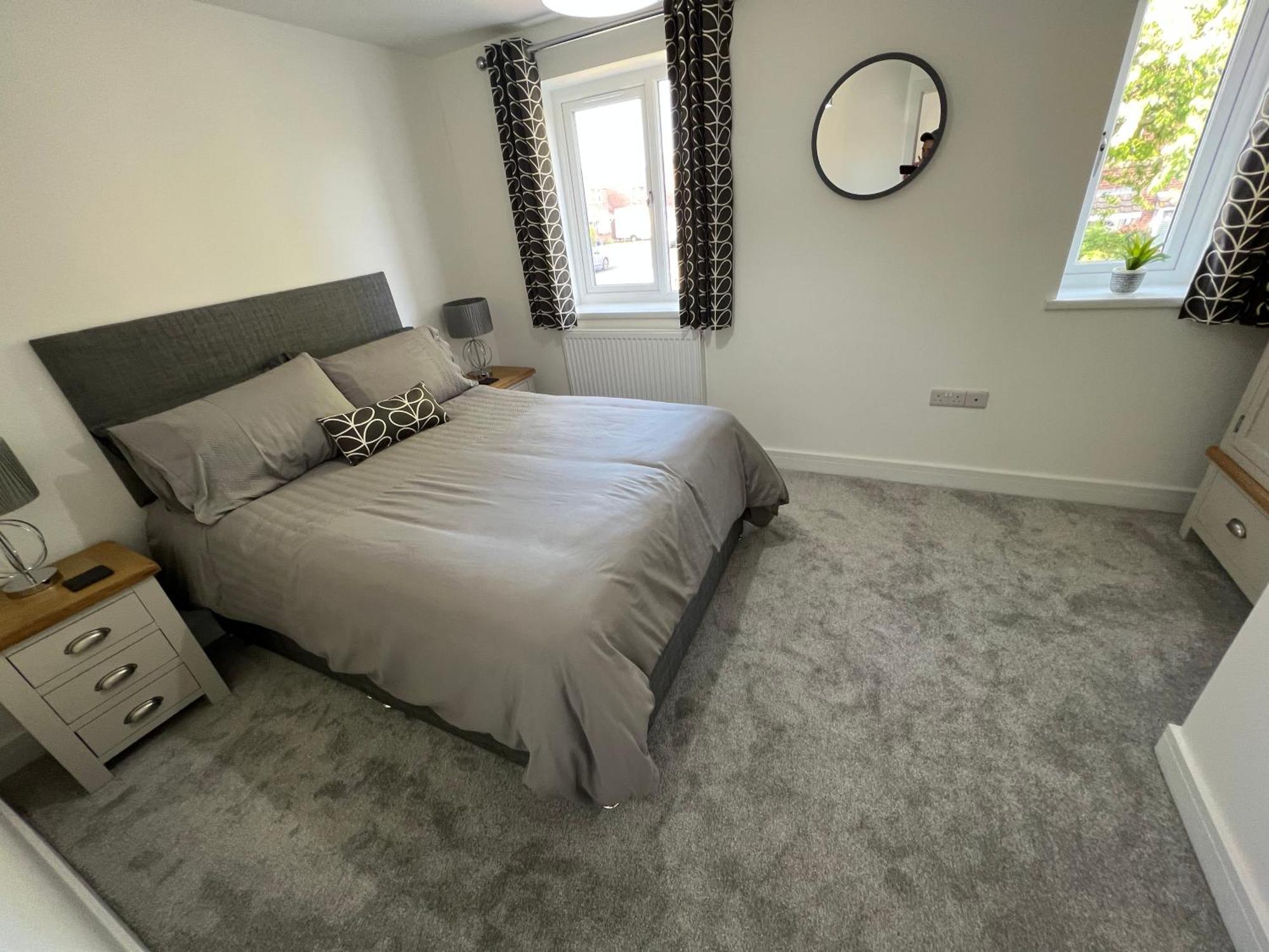 Modern, Two Double Bedroom House With Free Parking 切普斯托 外观 照片