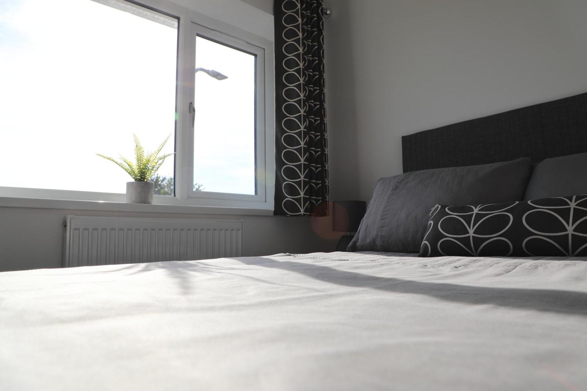 Modern, Two Double Bedroom House With Free Parking 切普斯托 外观 照片