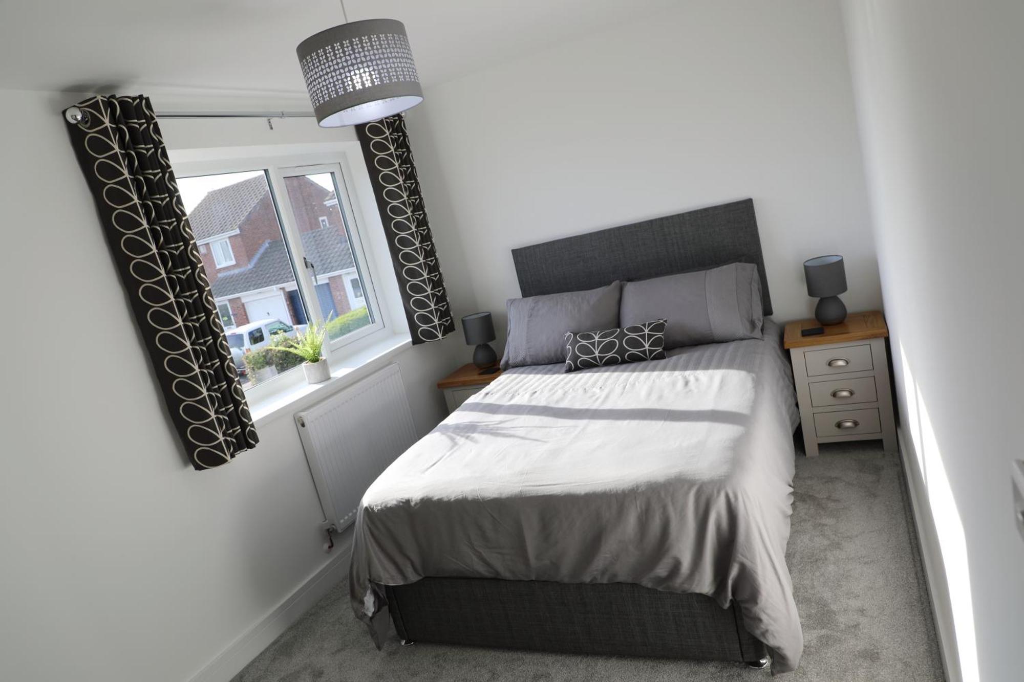 Modern, Two Double Bedroom House With Free Parking 切普斯托 外观 照片