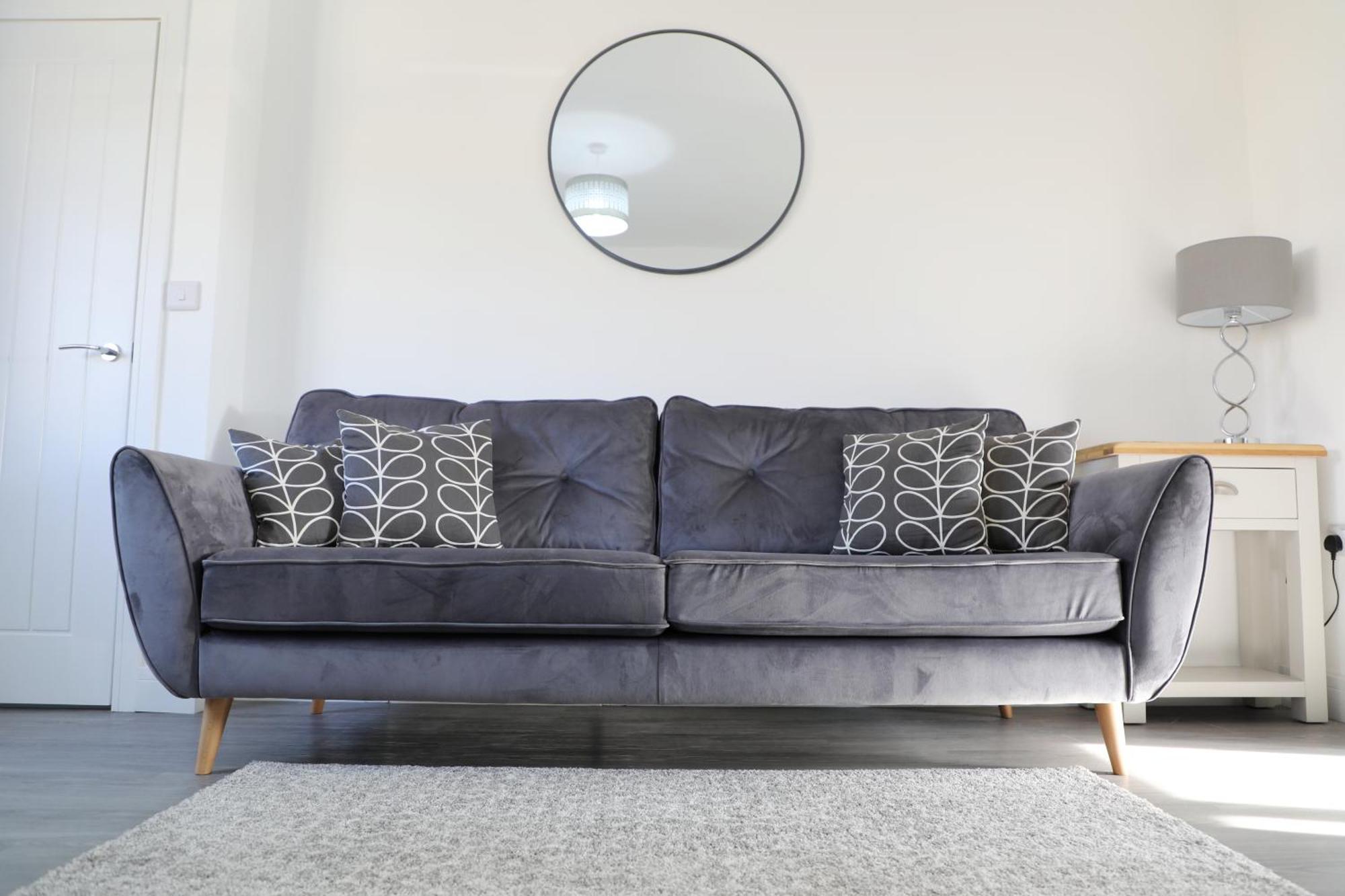 Modern, Two Double Bedroom House With Free Parking 切普斯托 外观 照片