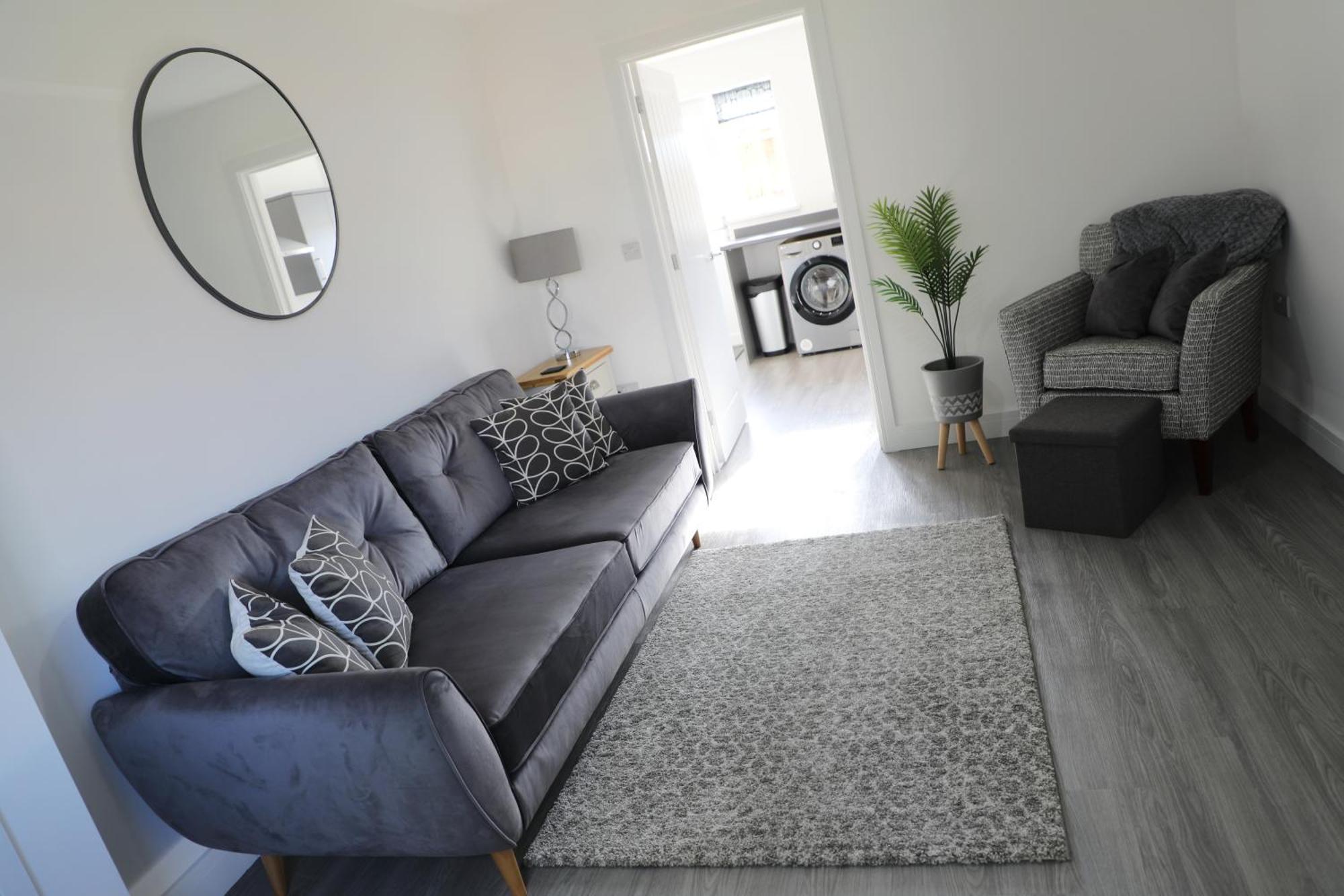Modern, Two Double Bedroom House With Free Parking 切普斯托 外观 照片